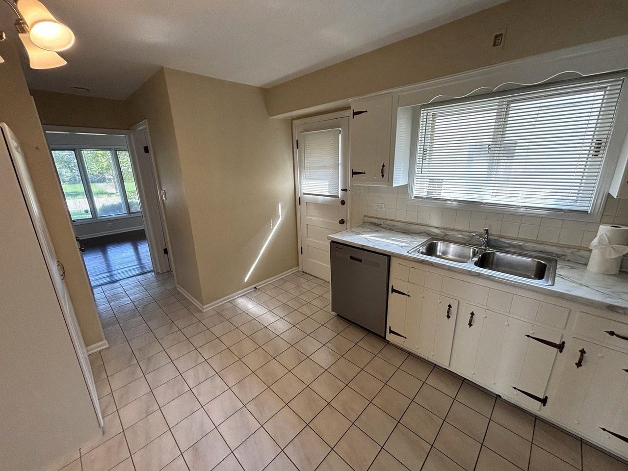 333 Scott St - Photo 6 of 24