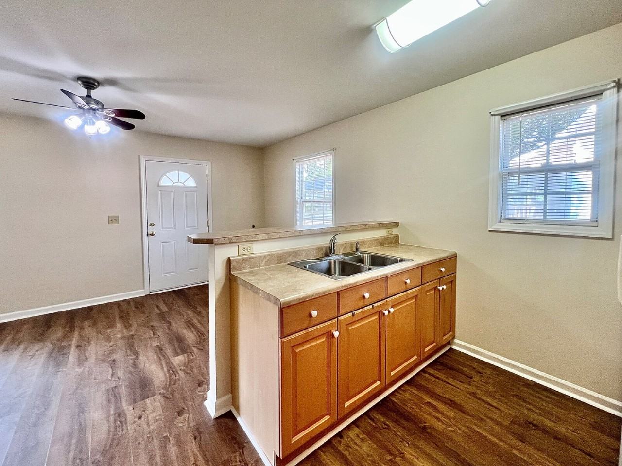 127 5th St - Photo 4 of 12