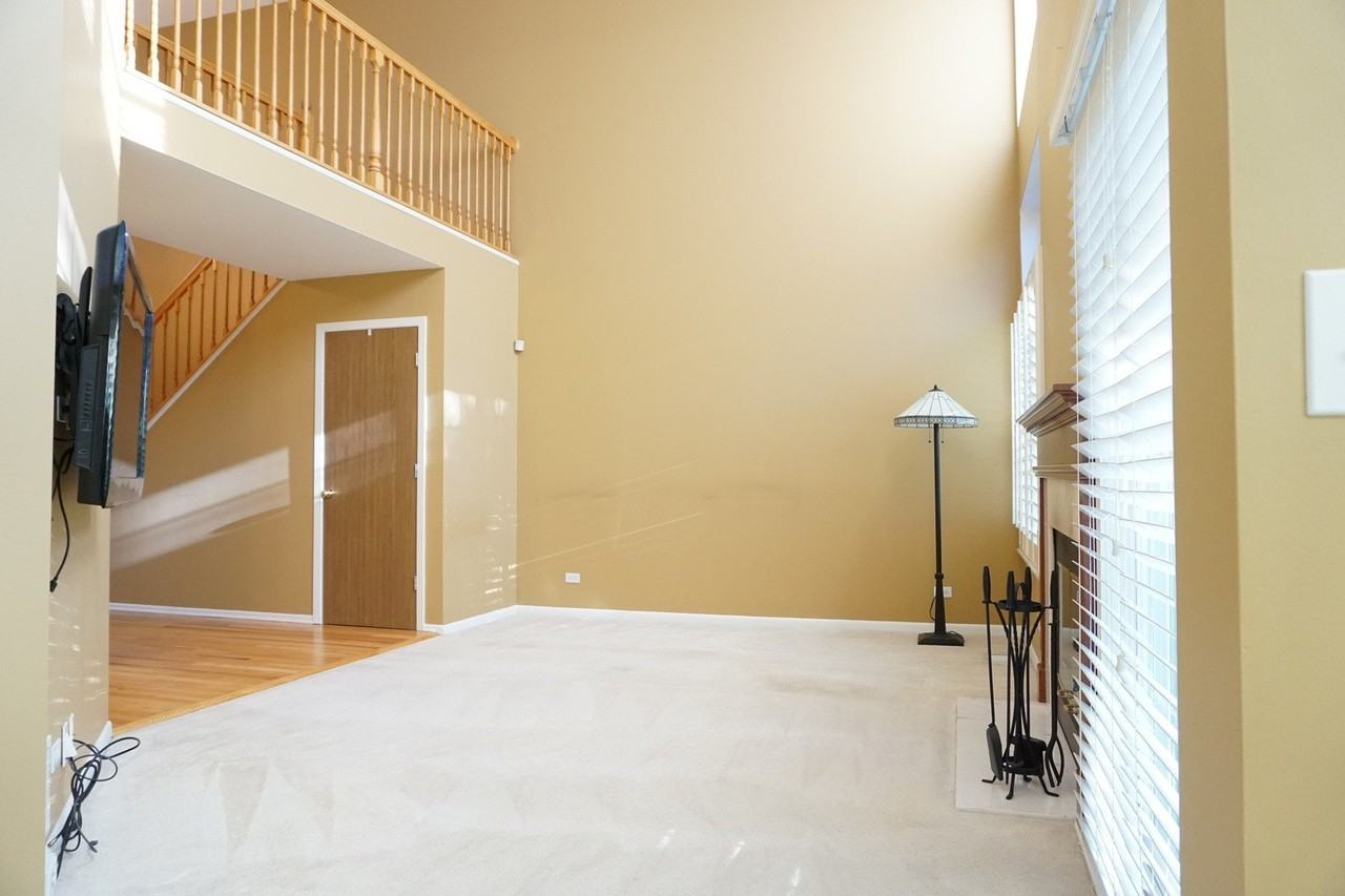 172 Crescent Ln - Photo 5 of 22