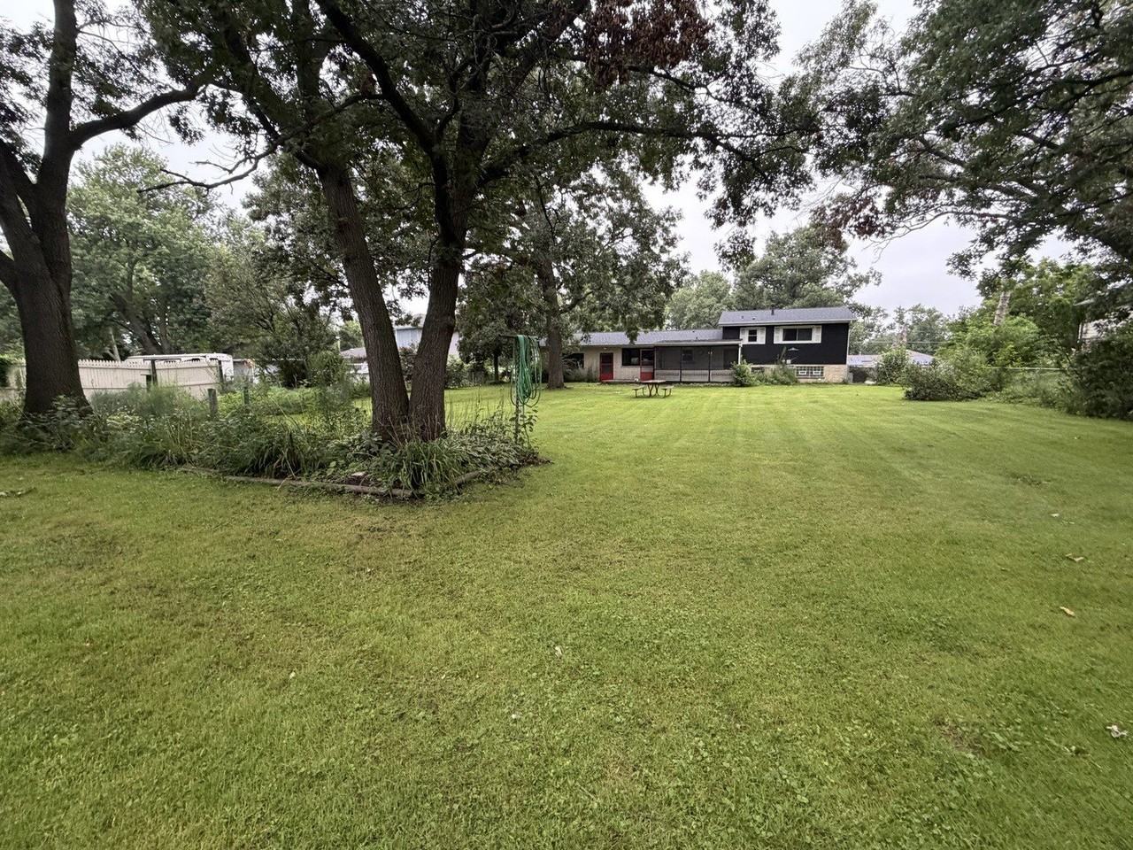 12838 Artesian St - Photo 5 of 7