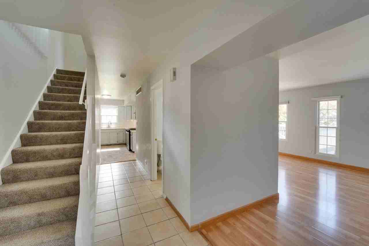 1008 Southbridge Ln - Photo 4 of 29