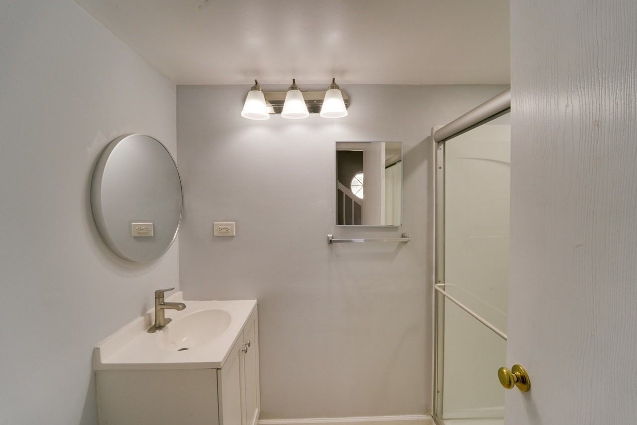 1008 Southbridge Ln - Photo 6 of 29