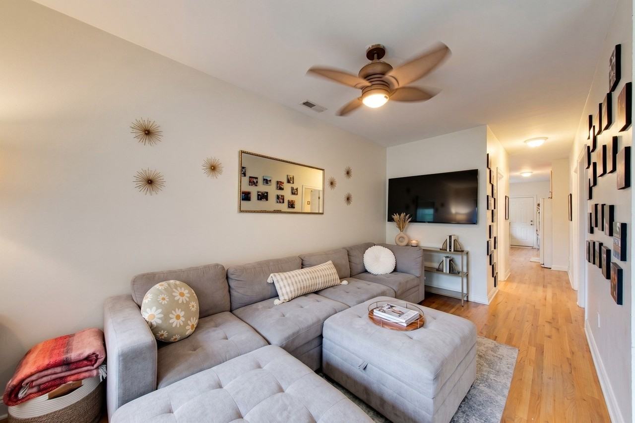 1346 W Cullerton St #2 - Photo 3 of 17