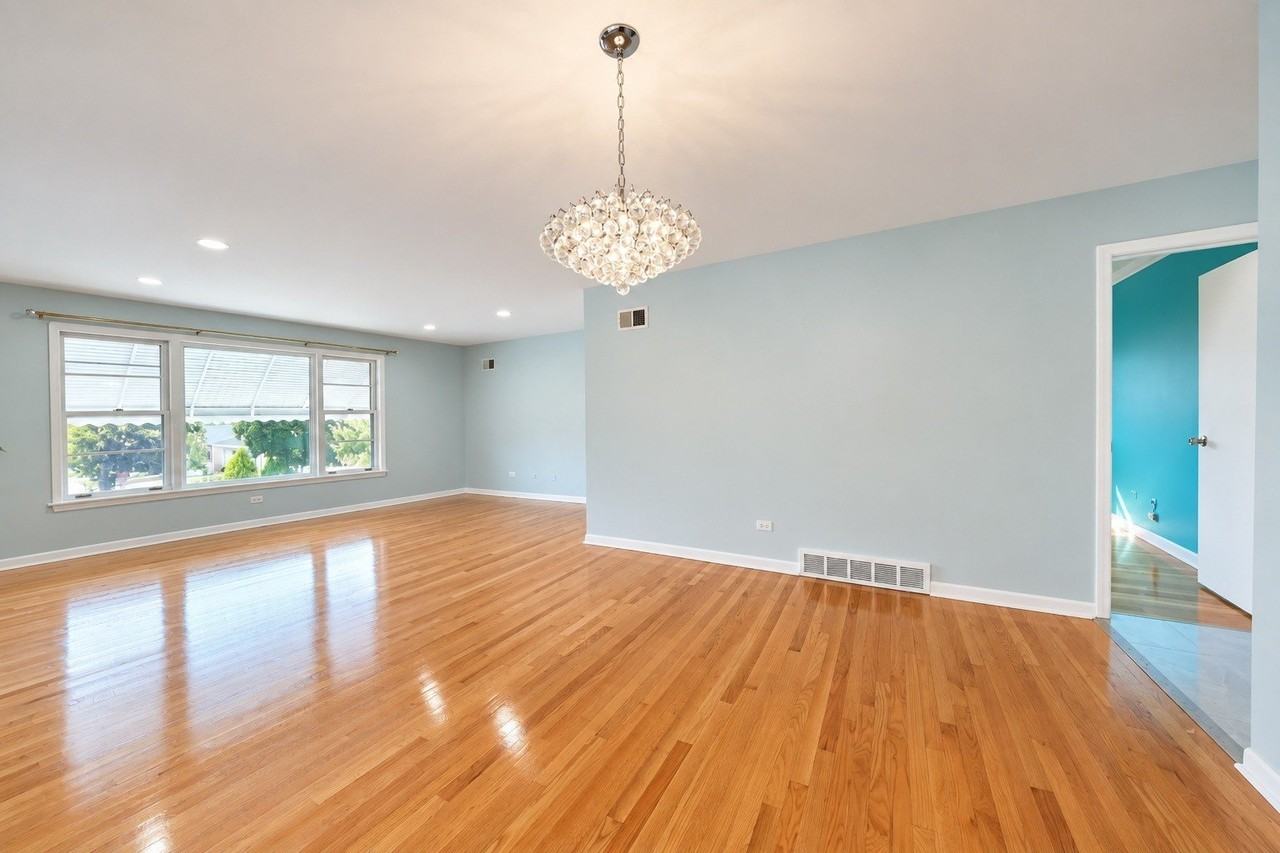 8608 W Carmen Ave #2 - Photo 6 of 47