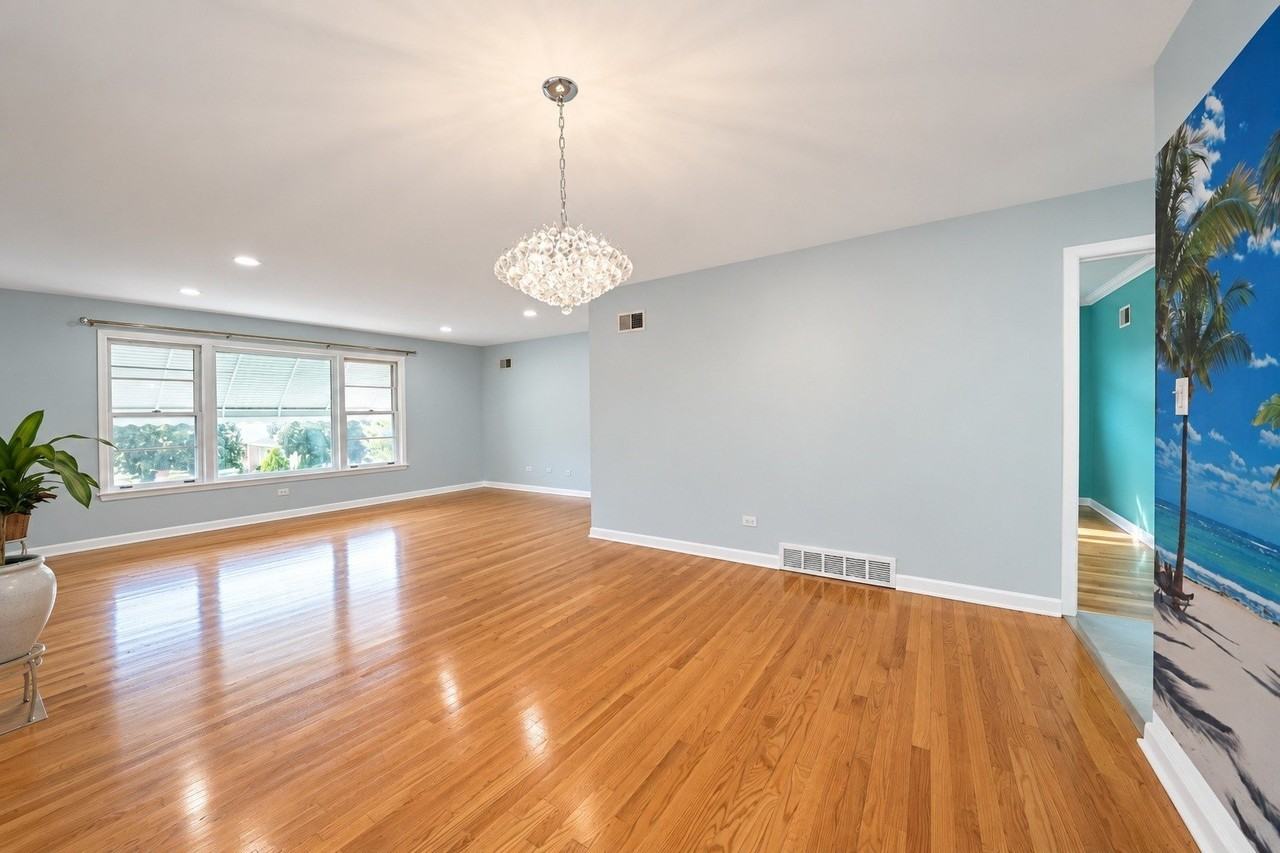 8608 W Carmen Ave #2 - Photo 7 of 47