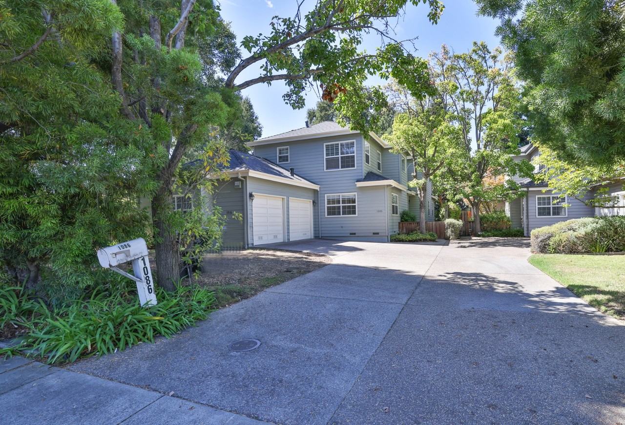 1086 El Monte Ave - Photo 2 of 27