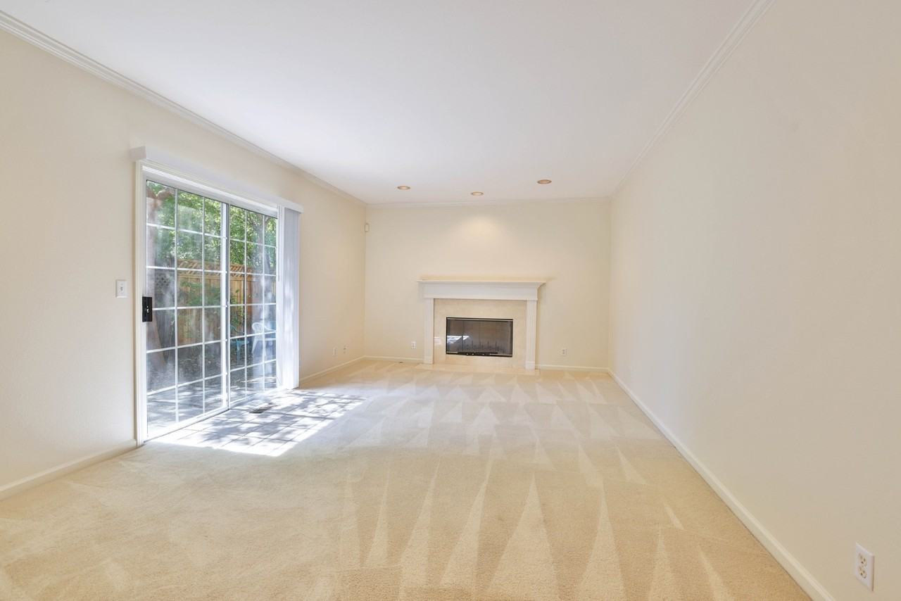 1086 El Monte Ave - Photo 7 of 27