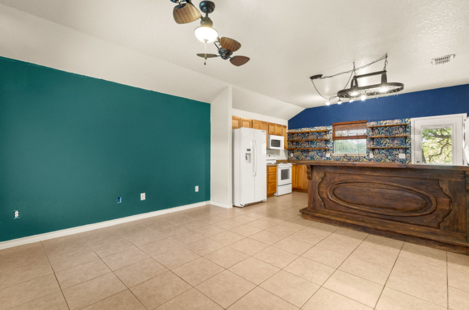 323 Lexington Pass - Photo 2 of 19