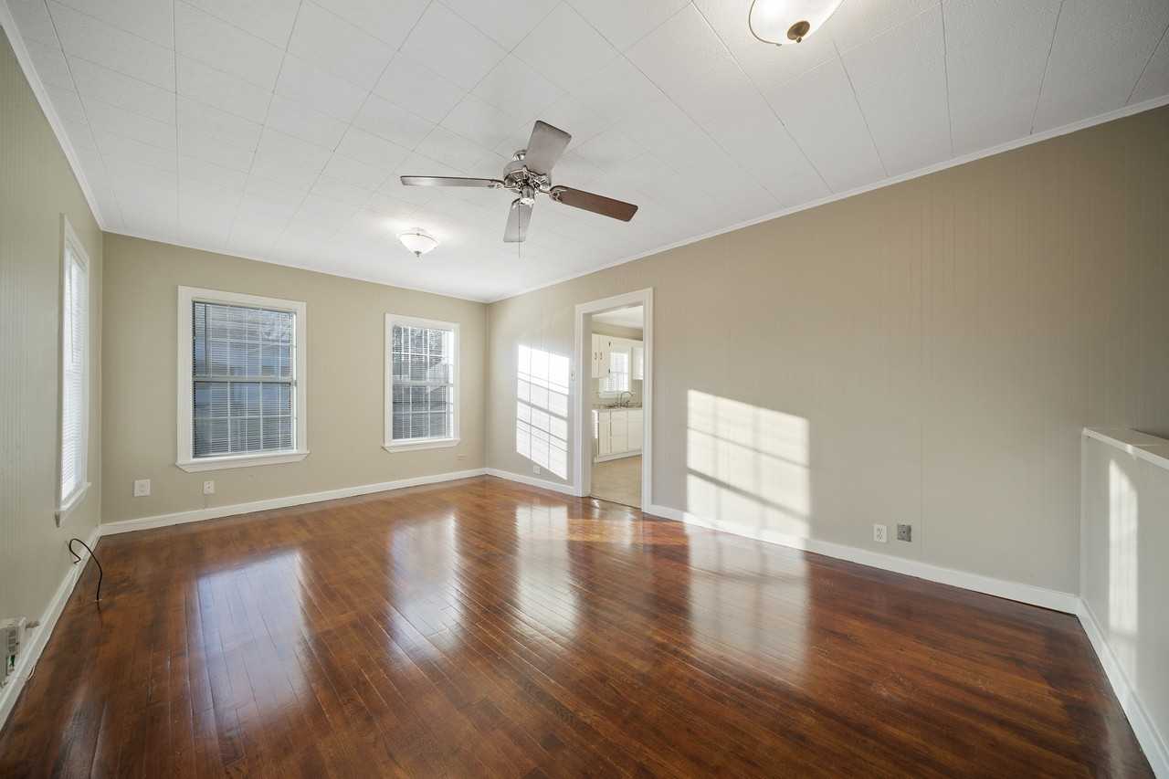 103 Cosgrove St - Photo 7 of 32