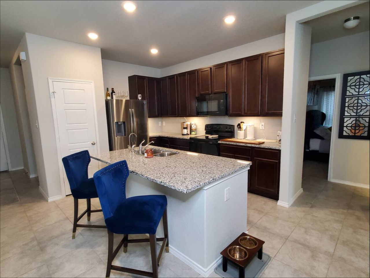 10522 Barbeque Bay - Photo 5 of 17