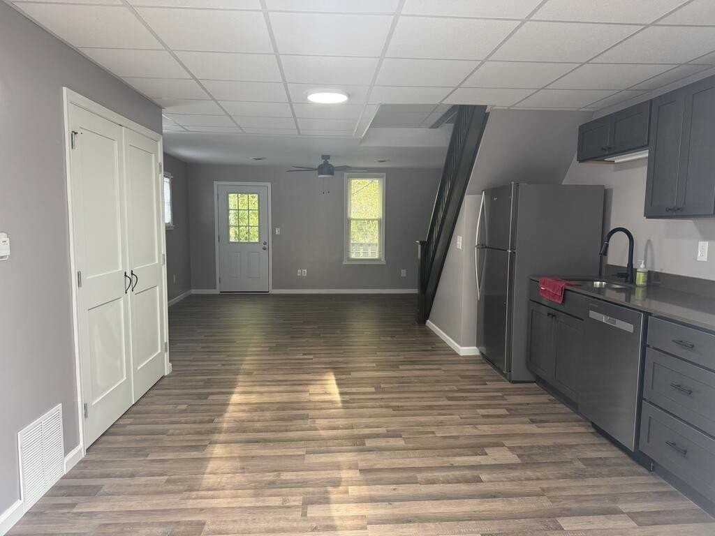 612 1/2 Cayuta Ave - Photo 2 of 15