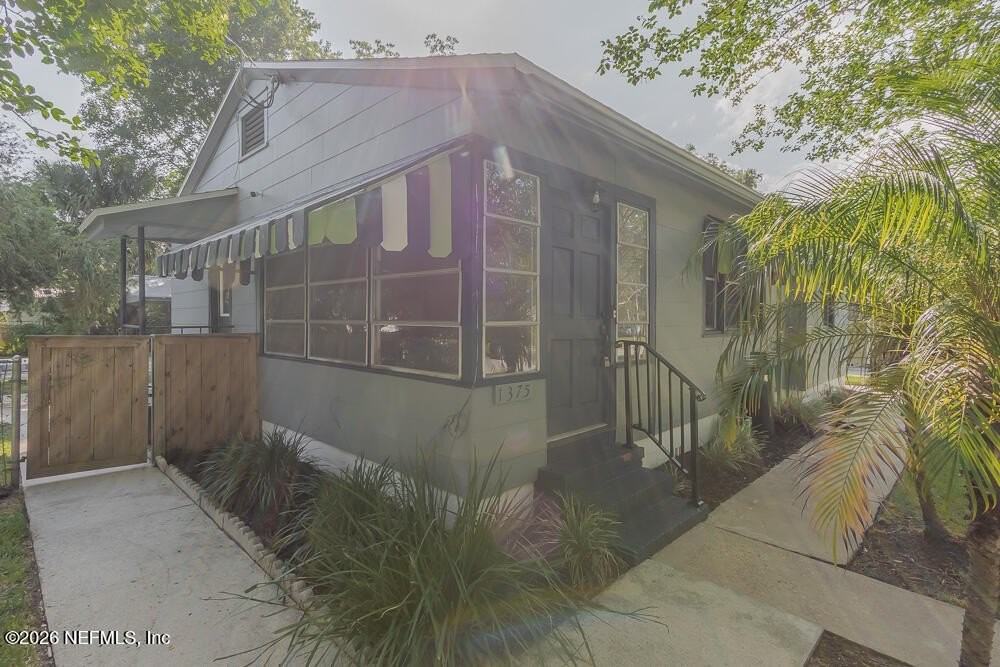 1375 Menna St - Photo 2 of 26