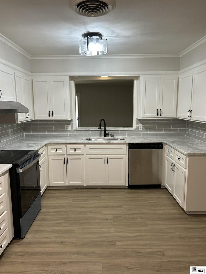 413 Orleans St - Photo 3 of 29