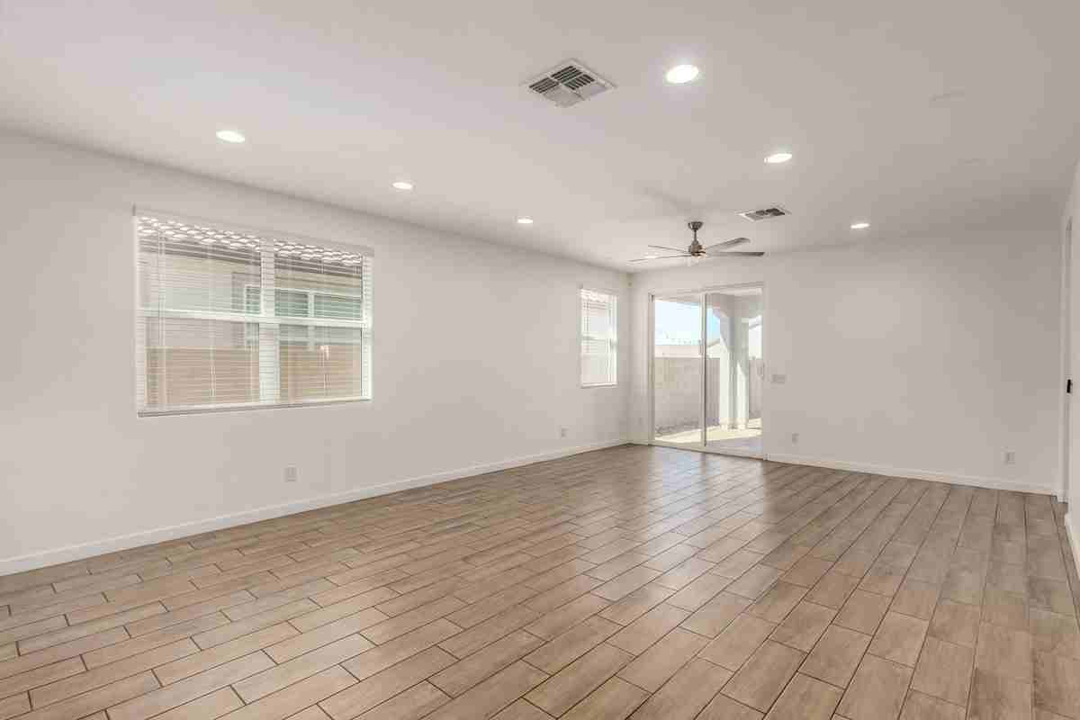36610 W Mediterranean Way - Photo 5 of 28