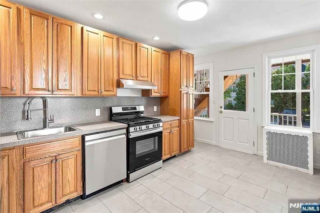 41 Central Ave #41A - Photo 6 of 18