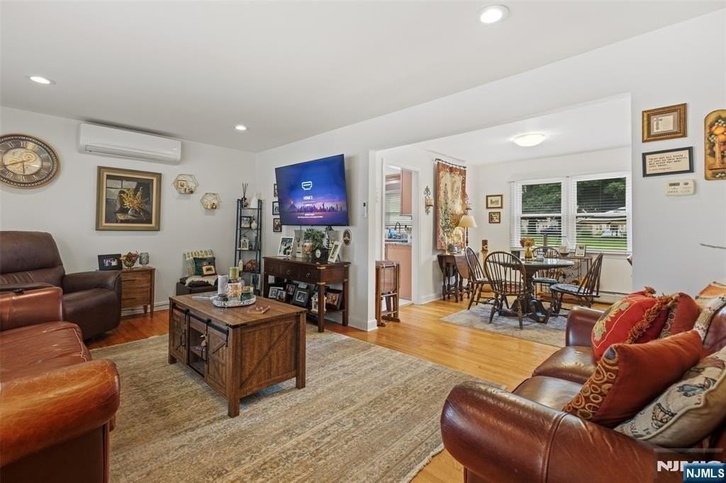 326 Ramapo Valley Rd - Photo 4 of 32