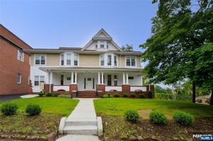 featured image of 153 Dayton St #3
