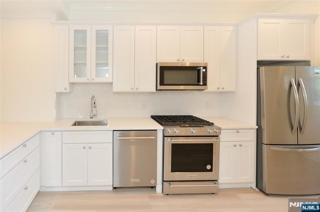 153 Dayton St #3 - Photo 3 of 15