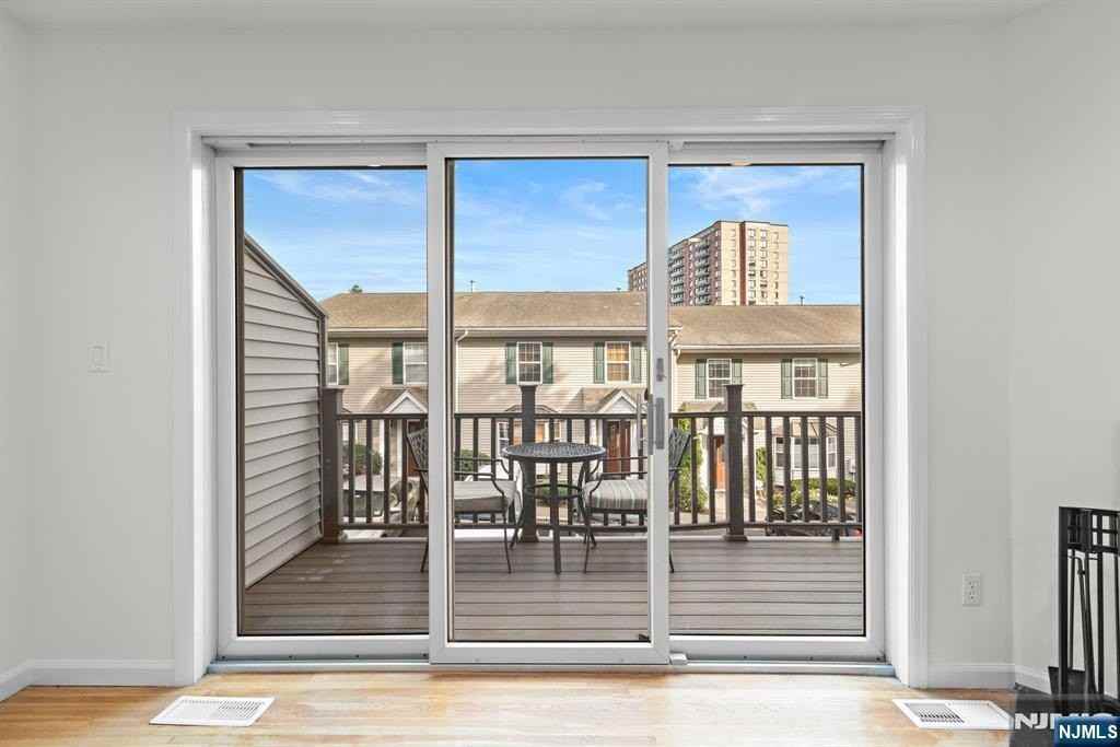124 Panorama Dr - Photo 6 of 28