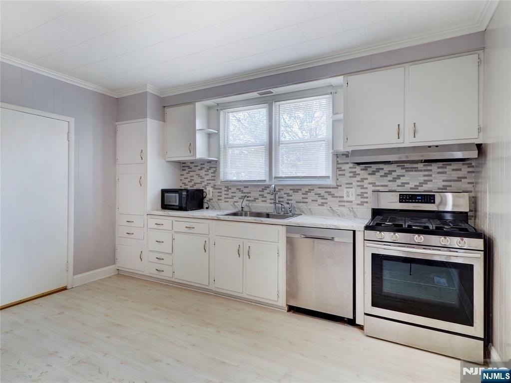 60 Montague Pl #1 - Photo 5 of 16