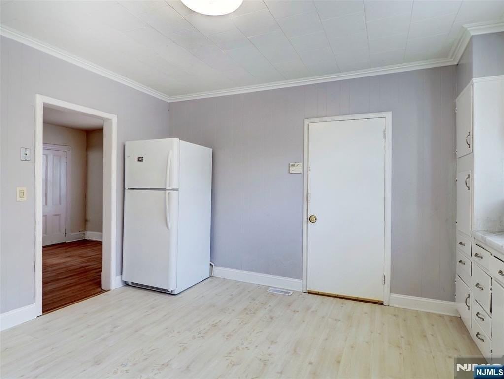 60 Montague Pl #1 - Photo 6 of 16