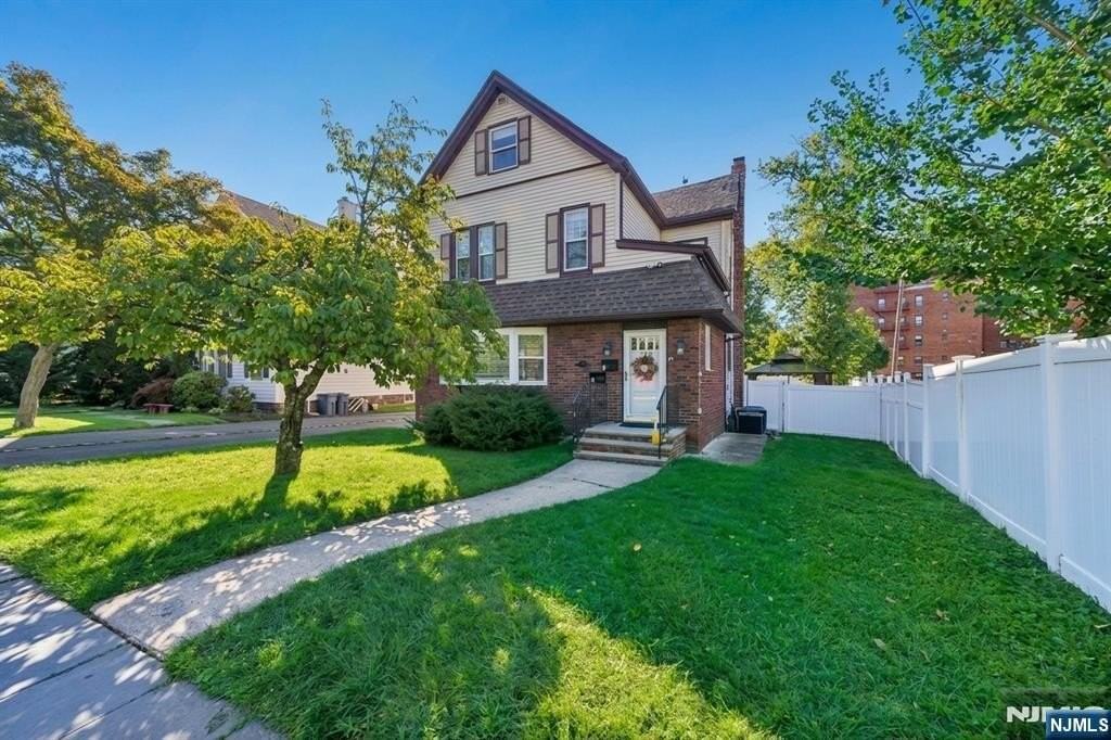 164 Washington St - Photo 3 of 36