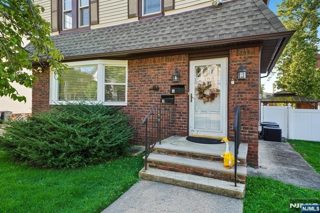 164 Washington St - Photo 4 of 36