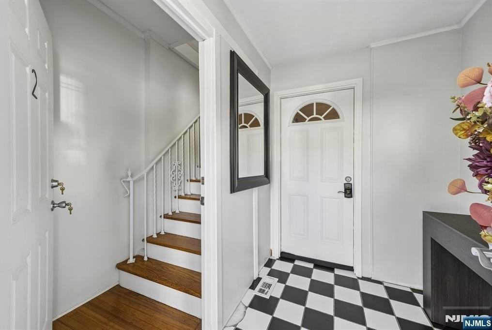 164 Washington St - Photo 5 of 36