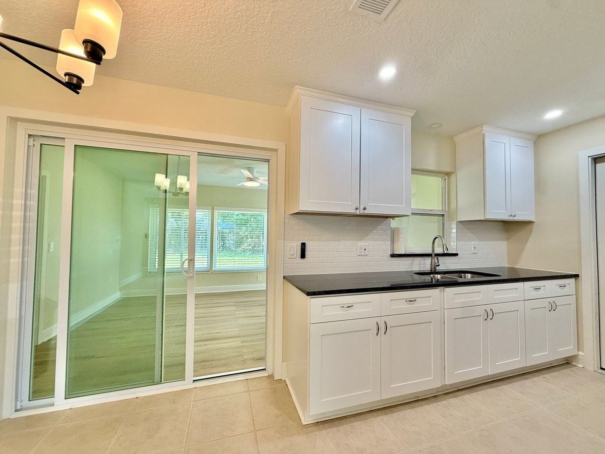 204 Sandy Ln - Photo 7 of 25