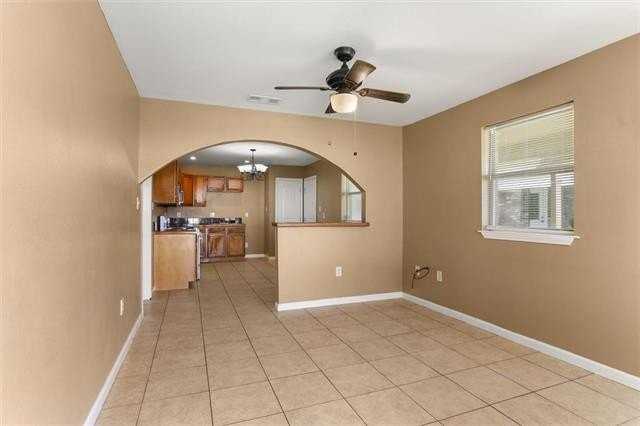 2111 Octavia Dr - Photo 3 of 11