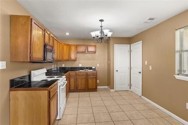 2111 Octavia Dr - Photo 4 of 11
