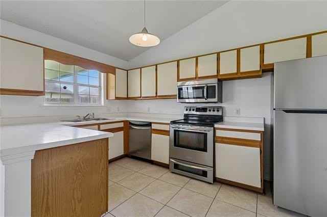 2660 Foliage Dr - Photo 4 of 10