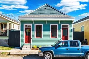 featured image of 8611 Green St