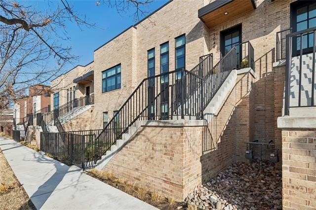 1049 E 8th St - Photo 2 of 41