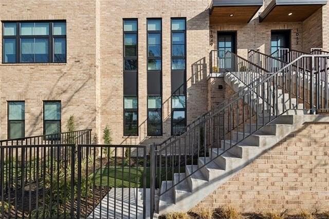1049 E 8th St - Photo 4 of 41