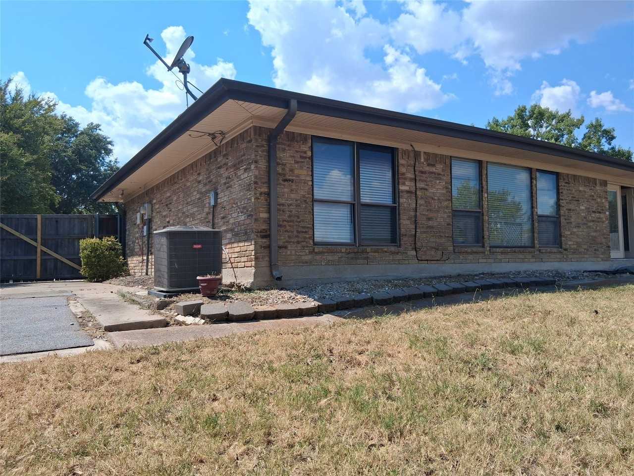4106 Cedar Creek Dr - Photo 3 of 25
