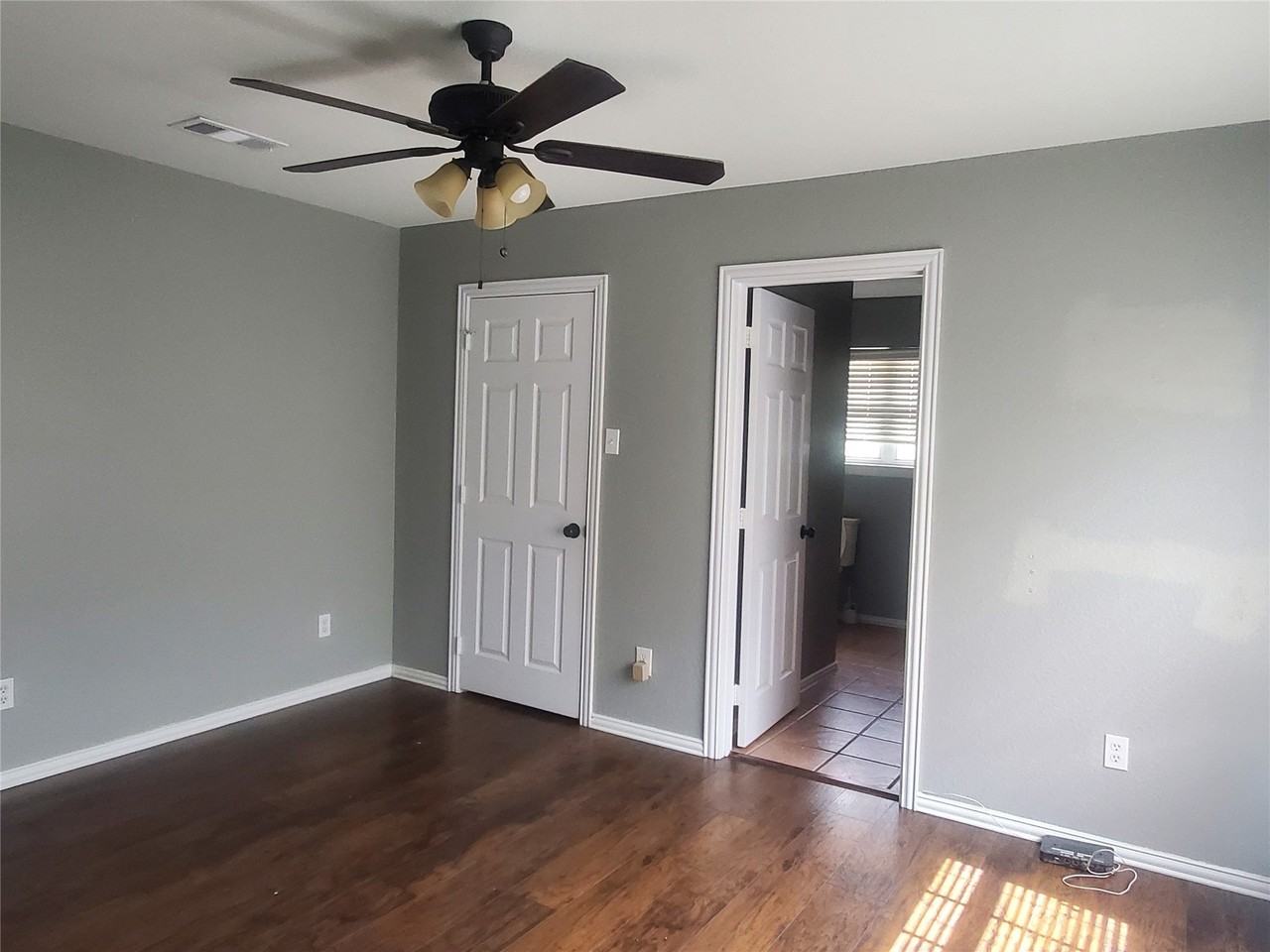 3607 Hamburg Ct - Photo 5 of 7
