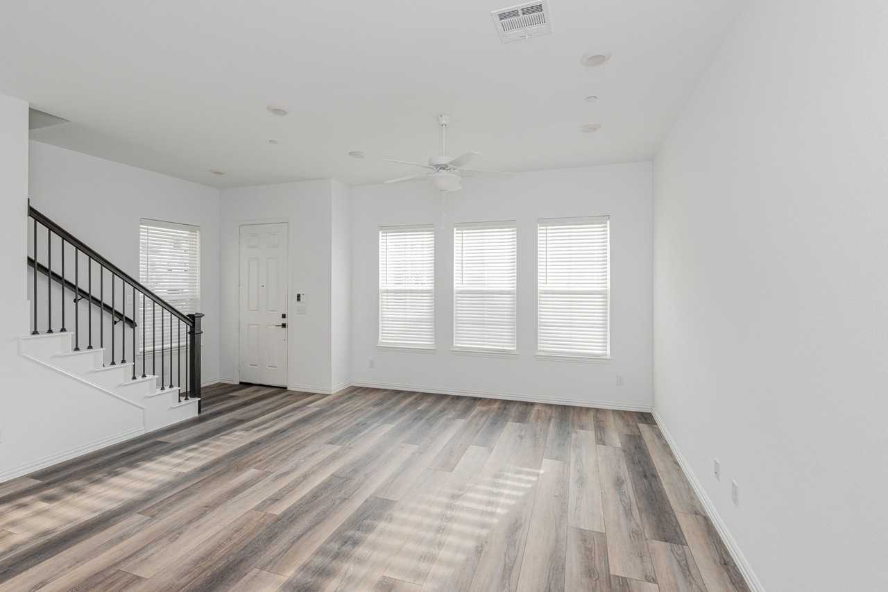 2227 Adena Springs Dr - Photo 3 of 17