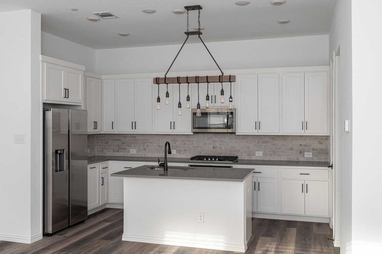 2227 Adena Springs Dr - Photo 4 of 17