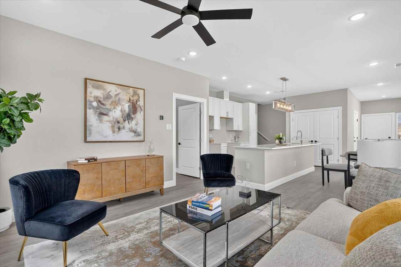 804 Premier Pkwy - Photo 7 of 40