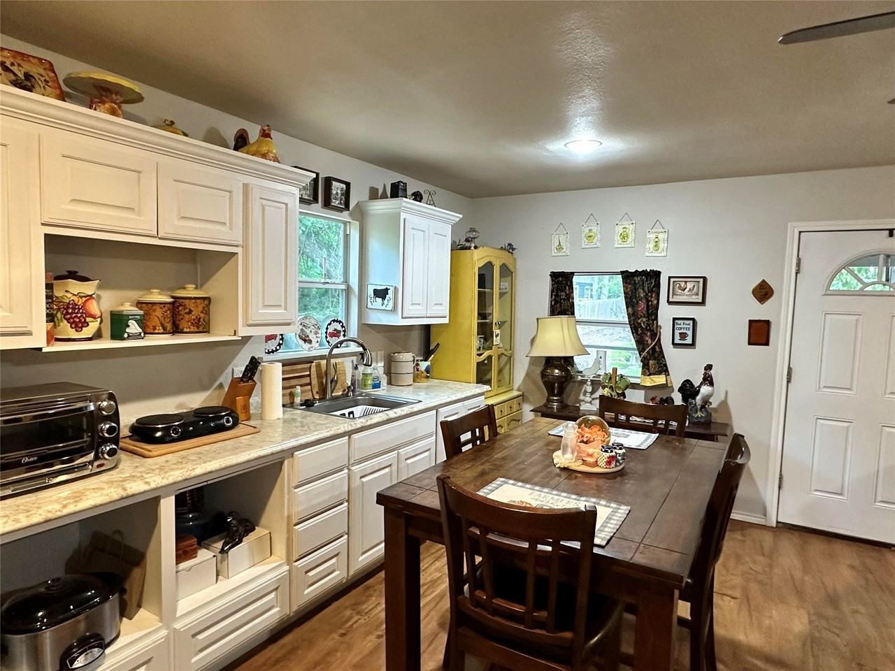 1035 N Johnson St - Photo 2 of 5