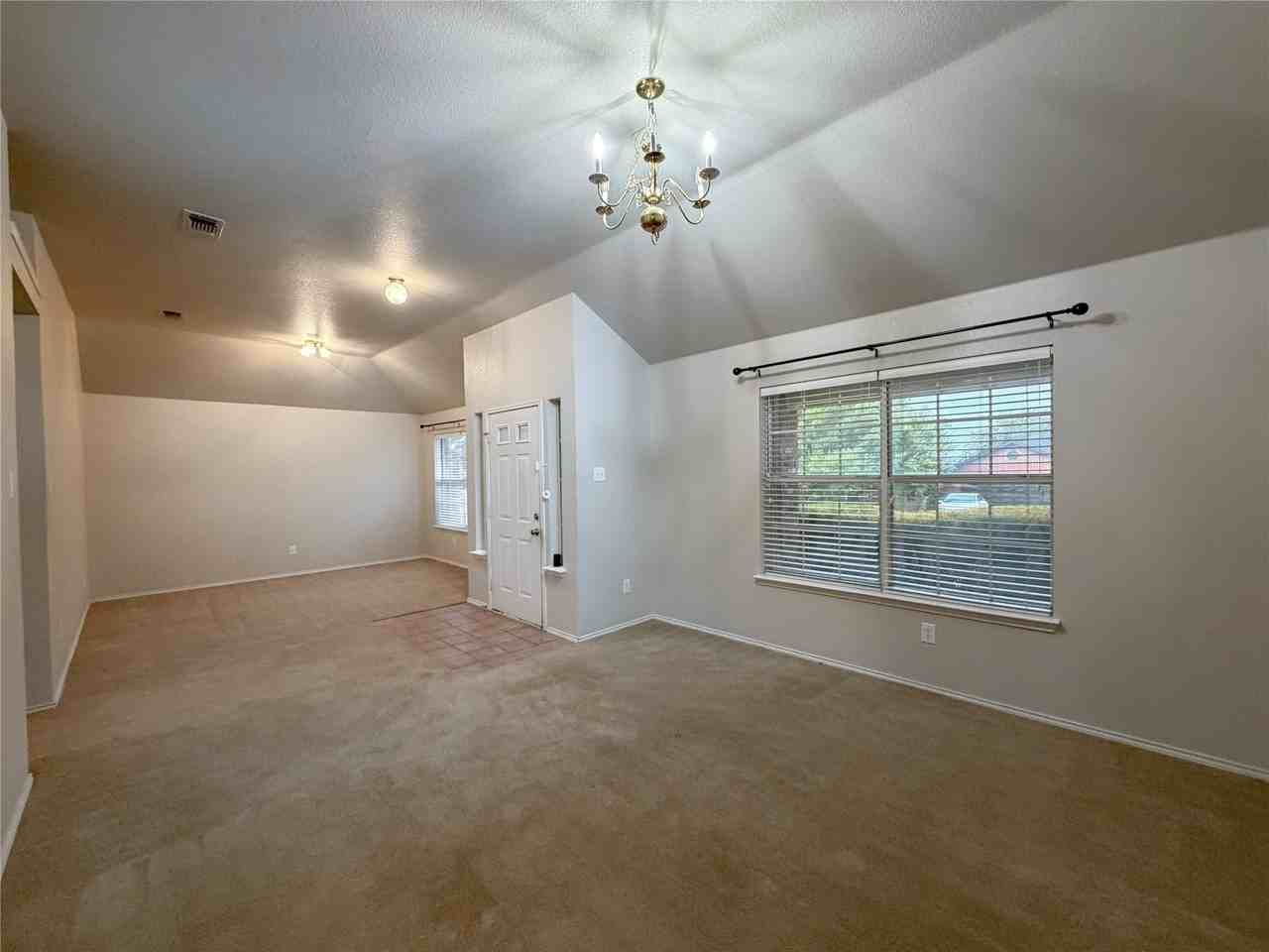 4720 Saint Thomas Pl - Photo 4 of 19