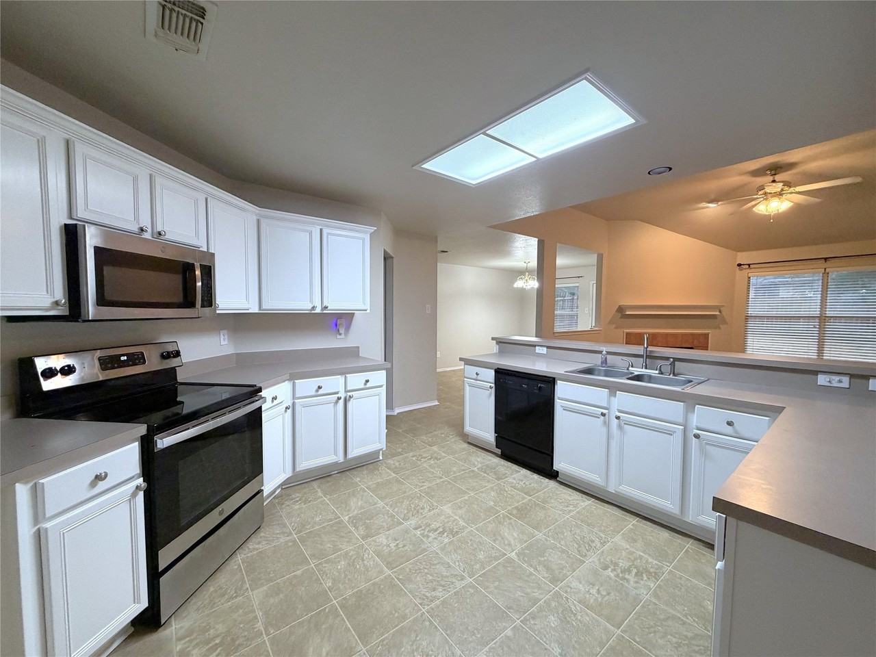 4720 Saint Thomas Pl - Photo 6 of 19
