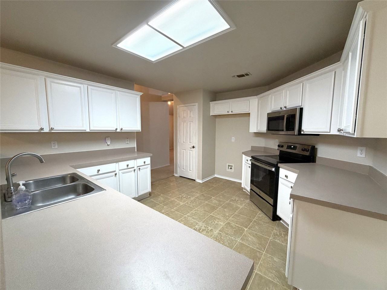 4720 Saint Thomas Pl - Photo 7 of 19