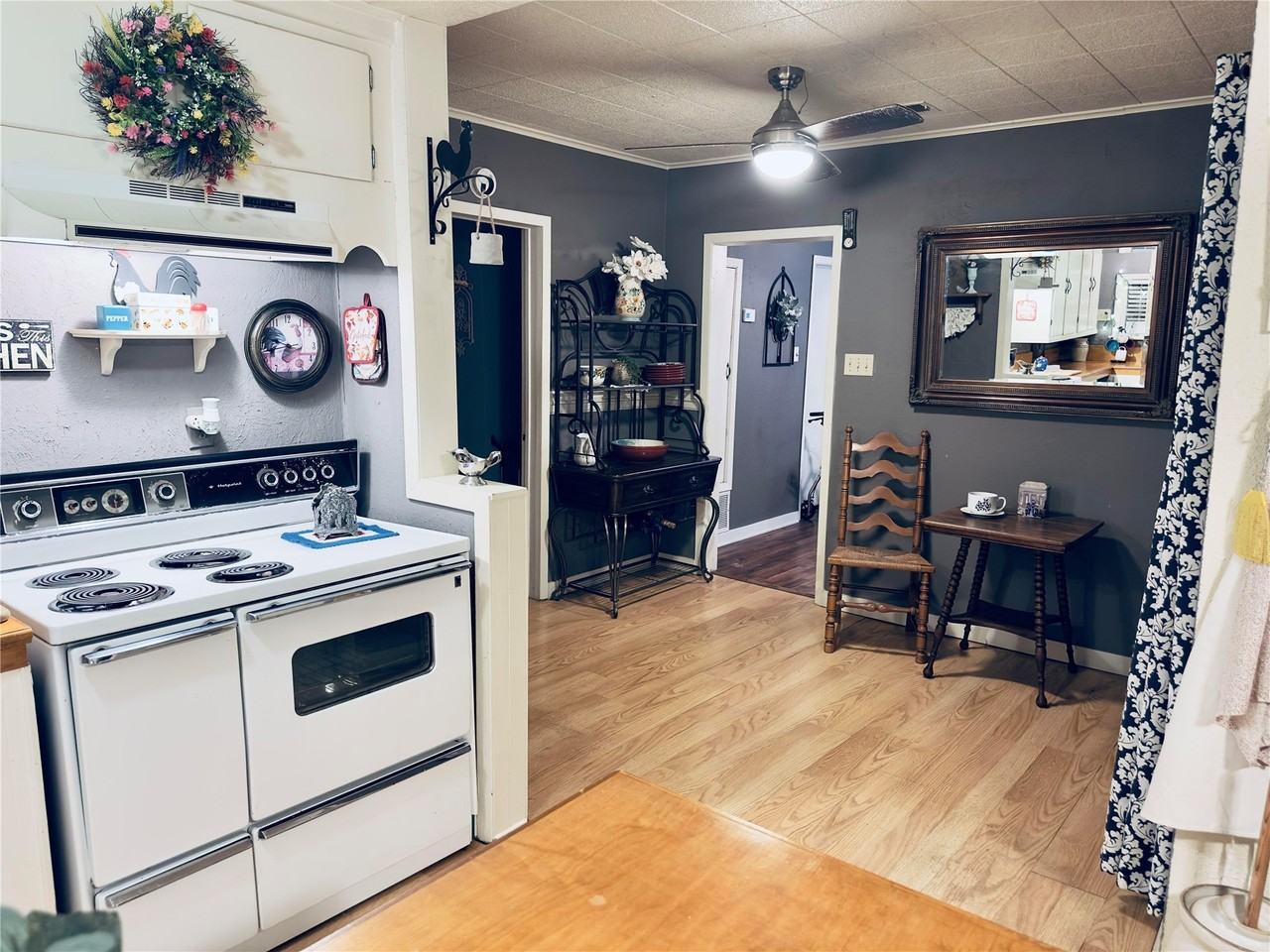 1033 N Johnson St - Photo 2 of 4