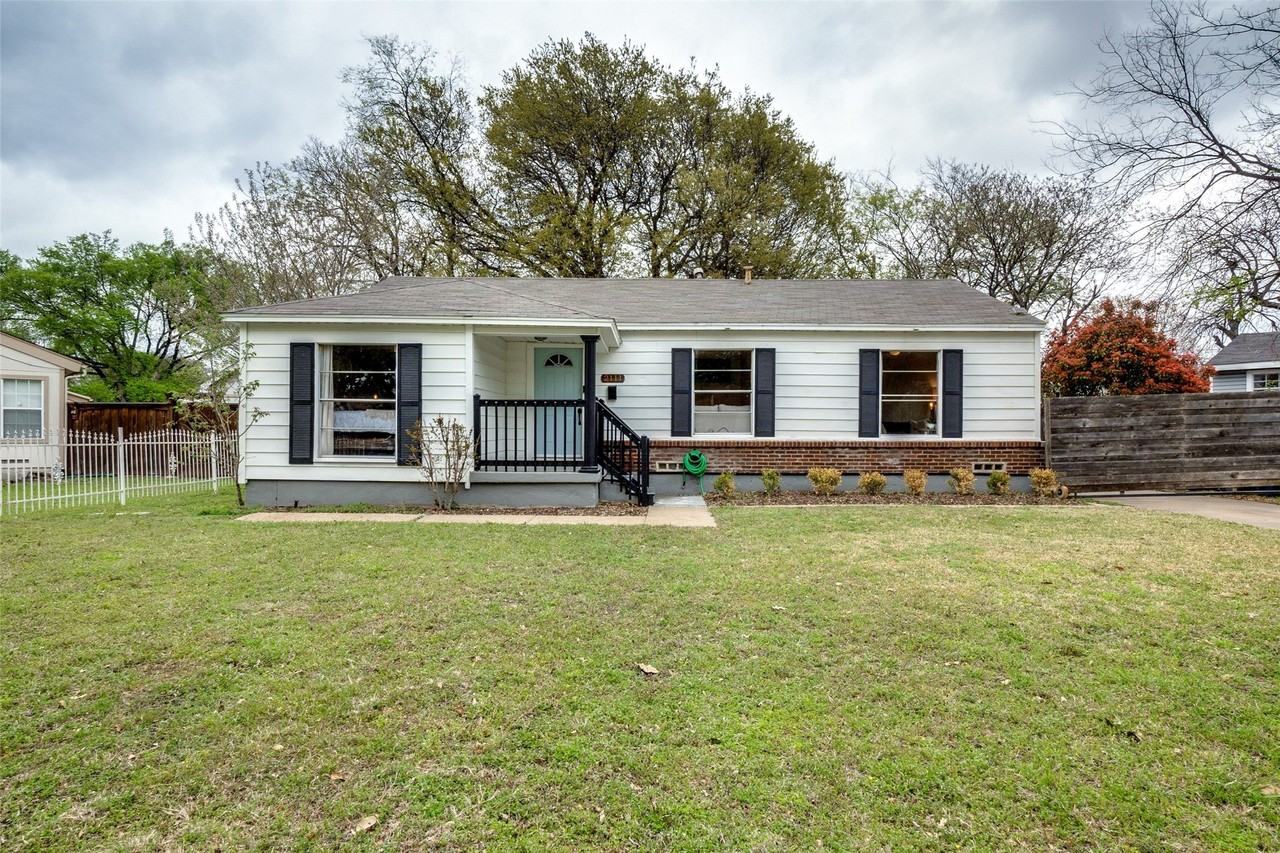 2111 Norwood Dr - Photo 2 of 25