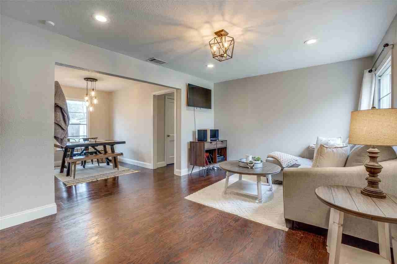 2111 Norwood Dr - Photo 4 of 25