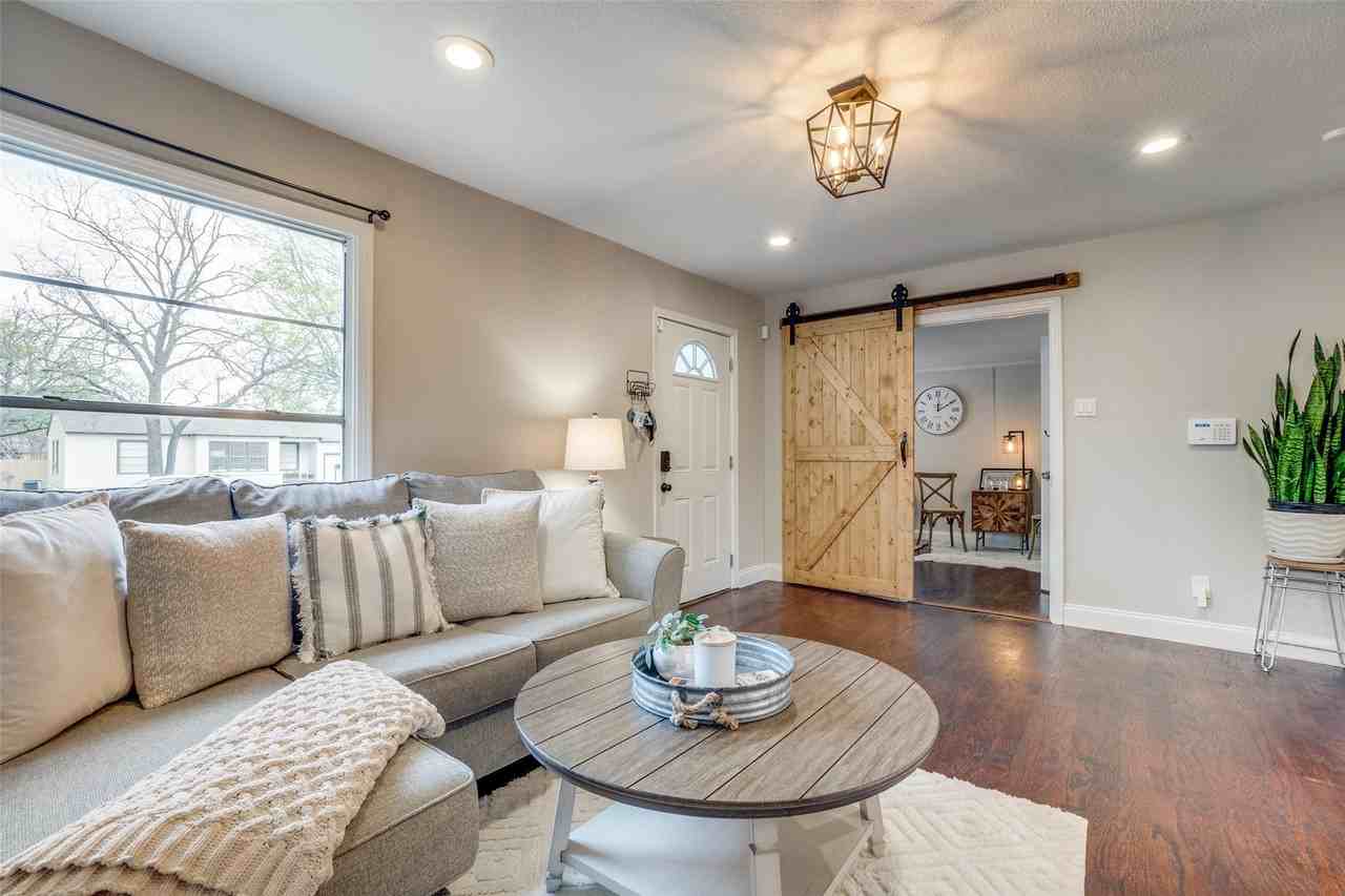 2111 Norwood Dr - Photo 7 of 25