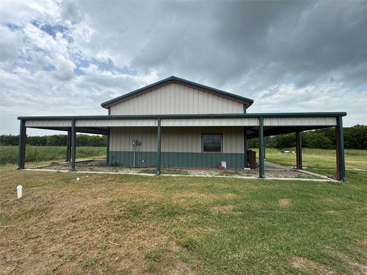 678 County Road 1063 - Photo 2 of 12