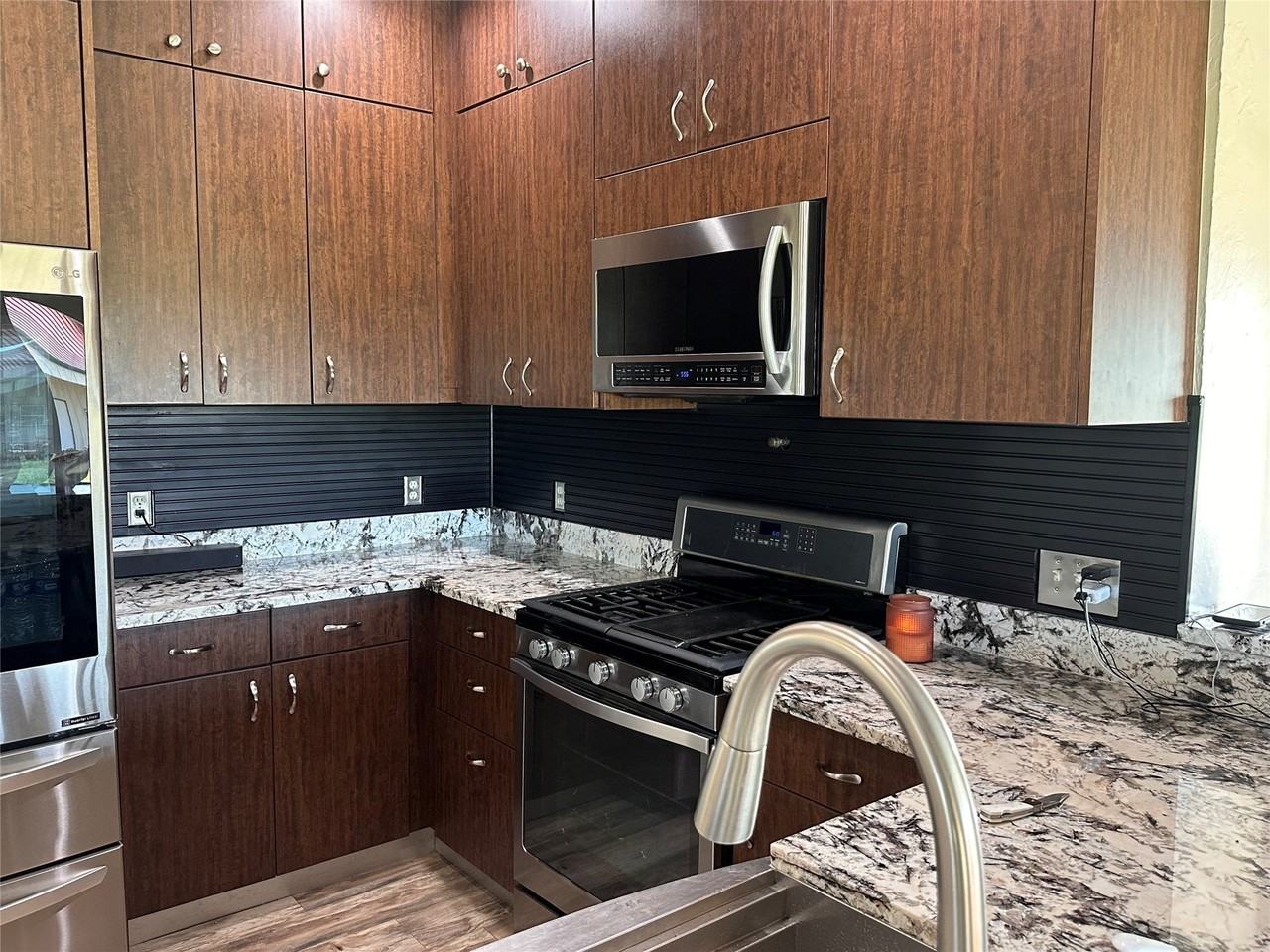 678 County Road 1063 - Photo 5 of 12